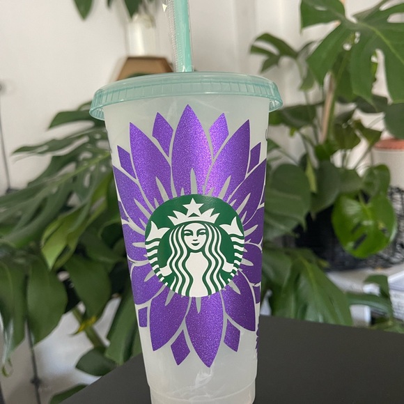 Venti Starbucks Cold Cup - Picture 4 of 5